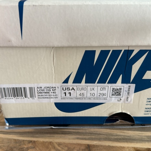 Jordan 1 Low Travis Scott Fragment ua 1/1 brand new in box with multiple laces - Picture 11 of 11